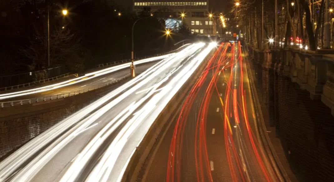 België schakelt snelwegverlichting gedeeltelijk uit