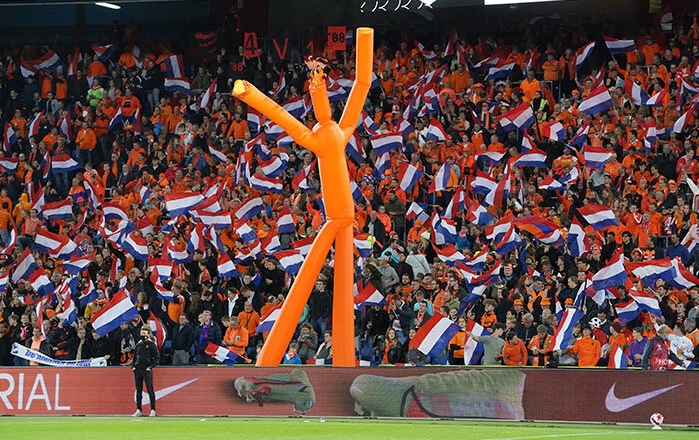 Waarom draagt Nederland oranje